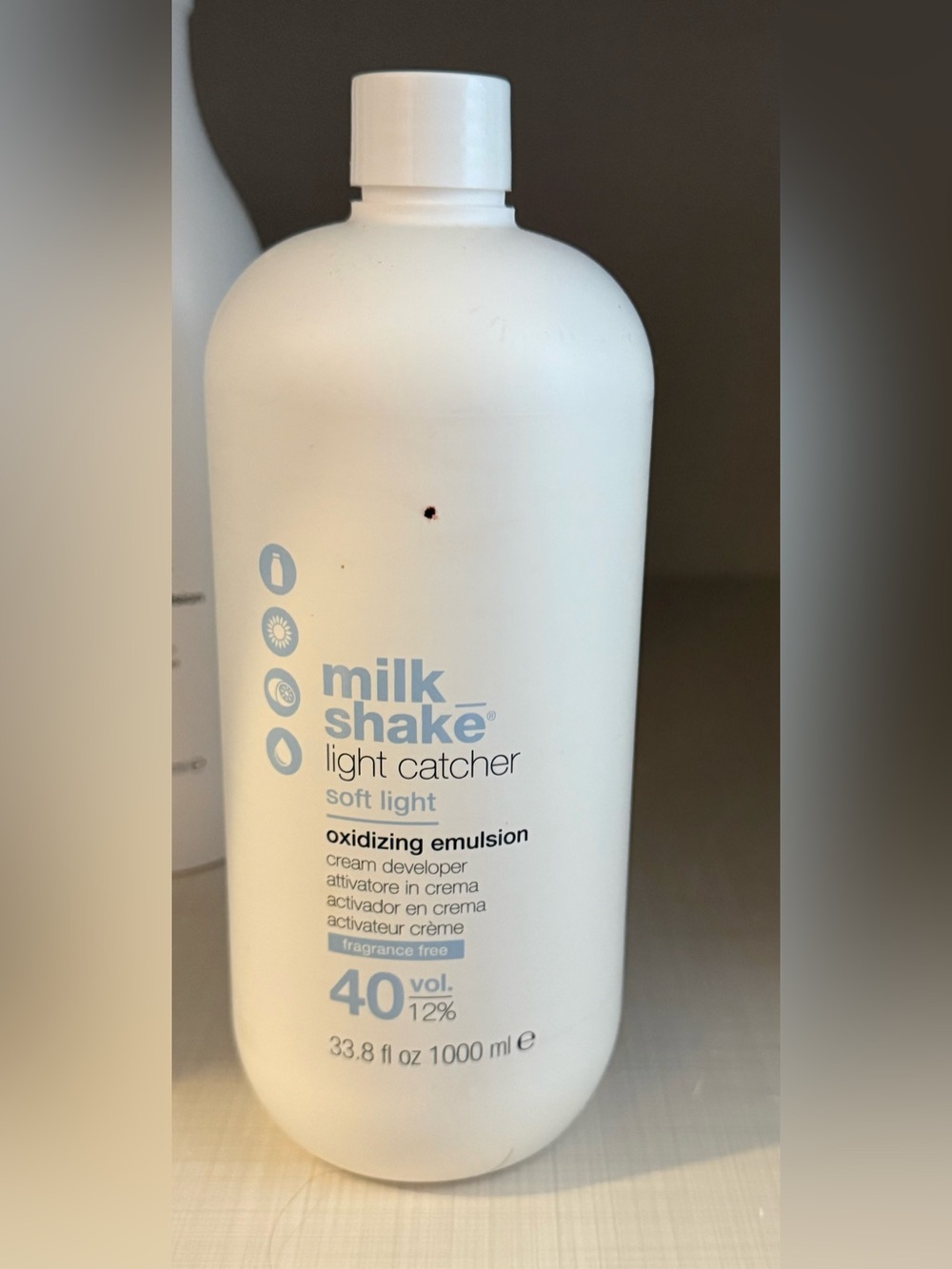 Milk_Shake Light Catcher Soft Light Oxidizing Emulsion